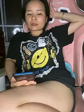 Ivy Trix2 online show from May 28, 2026, 3:29 pm