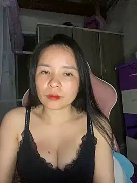 Ivy Trix2 online show from February 28, 2026, 3:33 pm