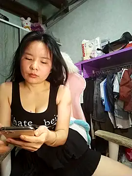 Ivy Trix2 online show from May 15, 2026, 3:59 am