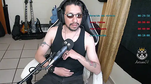 Snapshot of AntuanSV chatting on March 16, 2026, 5:44 am AntuanSV online show from March 16, 2026, 5:44 am