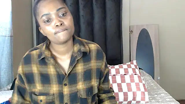 LexyDiana online show from April 26, 2026, 8:11 am
