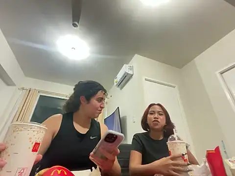 yassiestar online show from April 28, 2026, 3:49 pm