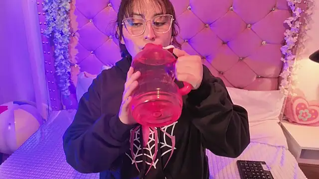 Maddie-LesYoux online show from April 2, 2026, 12:56 pm