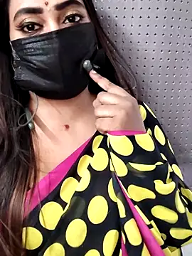 Cutie Nila online show from May 19, 2026, 5:36 am