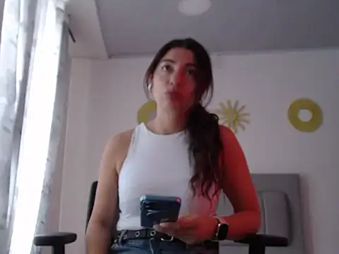 Julietaamado online show from May 22, 2026, 3:21 pm