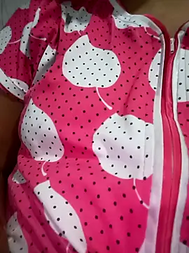 aisha 67 online show from March 11, 2026, 10:48 pm