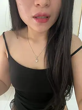 Snapshot of Tinn_tin chatting on July 1, 2026, 8:53 pm Tinn tin online show from July 1, 2026, 8:53 pm