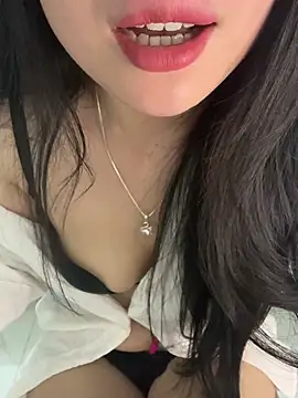 Snapshot of Tinn_tin chatting on June 1, 2026, 6:18 pm Tinn tin online show from June 1, 2026, 6:18 pm