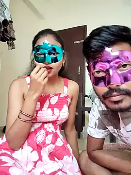 Snapshot of Sweet_Cpl_ chatting on March 5, 2026, 2:08 am Sweet Cpl online show from March 5, 2026, 2:08 am