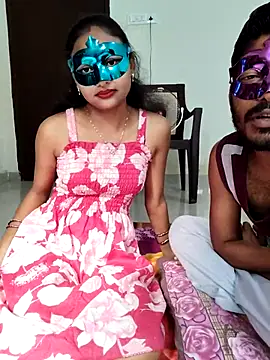 Snapshot of Sweet_Cpl_ chatting on March 7, 2026, 3:35 am Sweet Cpl online show from March 7, 2026, 3:35 am