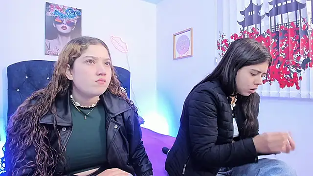 valeria and zoe online show from April 8, 2026, 1:34 pm