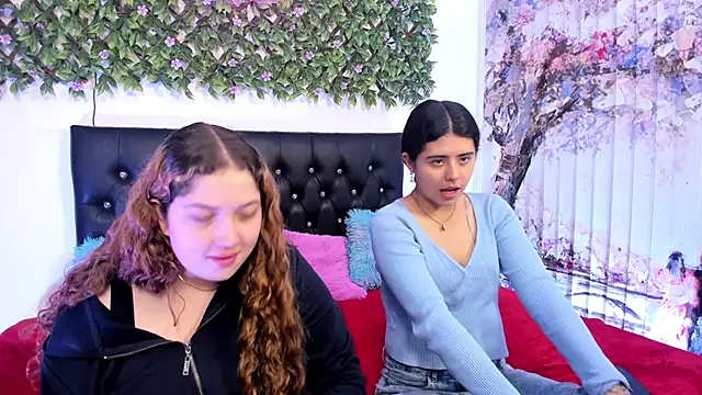Snapshot of valeria_and_zoe chatting on May 19, 2026, 2:13 pm valeria and zoe online show from May 19, 2026, 2:13 pm