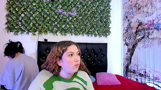 Snapshot of valeria_and_zoe chatting on May 20, 2026, 3:42 pm valeria and zoe online show from May 20, 2026, 3:42 pm