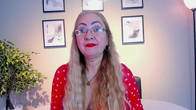 Victoria Firee online show from May 14, 2026, 8:17 pm