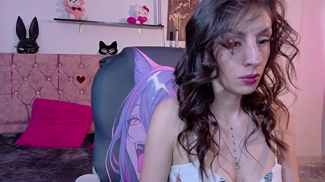 Miis Beella online show from May 12, 2026, 7:31 pm
