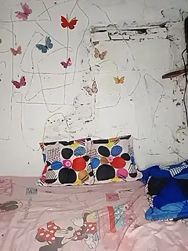Lamonita05 online show from April 23, 2026, 8:54 pm