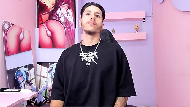 DanteLuxx online show from May 4, 2026, 4:05 am