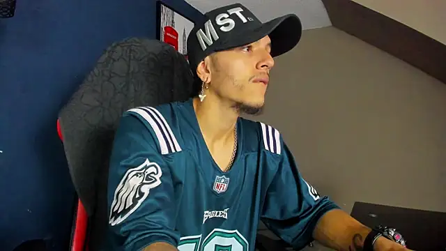 DanteLuxx online show from March 13, 2026, 4:06 am