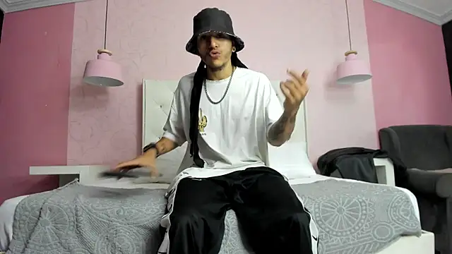 DanteLuxx online show from April 27, 2026, 8:07 pm