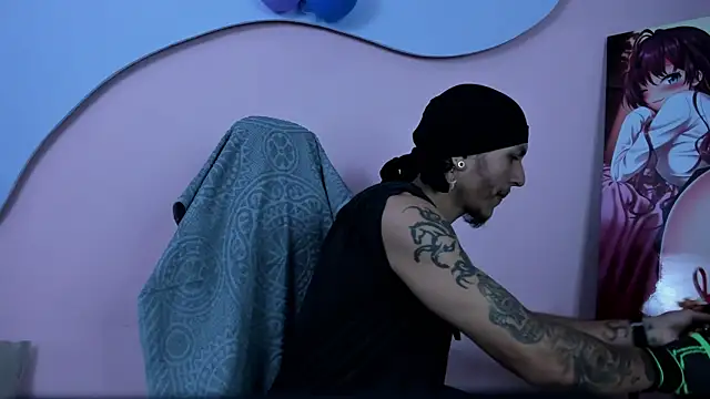 DanteLuxx online show from April 8, 2026, 3:52 am