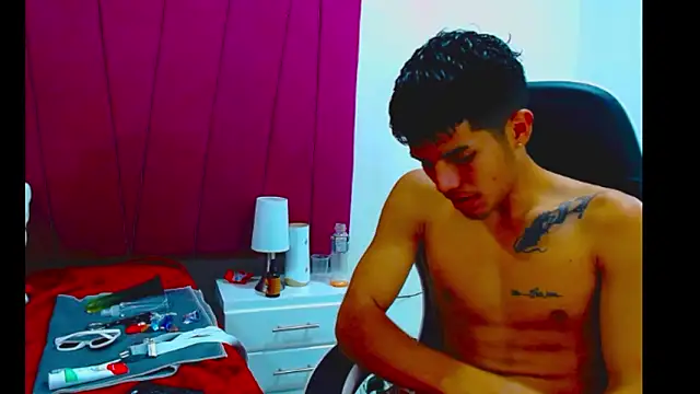 Snapshot of pipe_hot04 chatting on March 13, 2026, 2:05 am pipe hot04 online show from March 13, 2026, 2:05 am