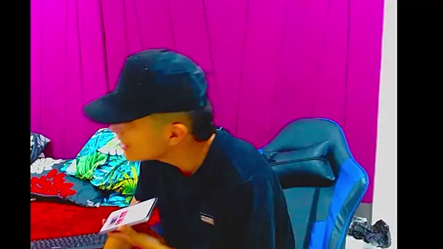 Snapshot of pipe_hot04 chatting on March 19, 2026, 3:06 am pipe hot04 online show from March 19, 2026, 3:06 am