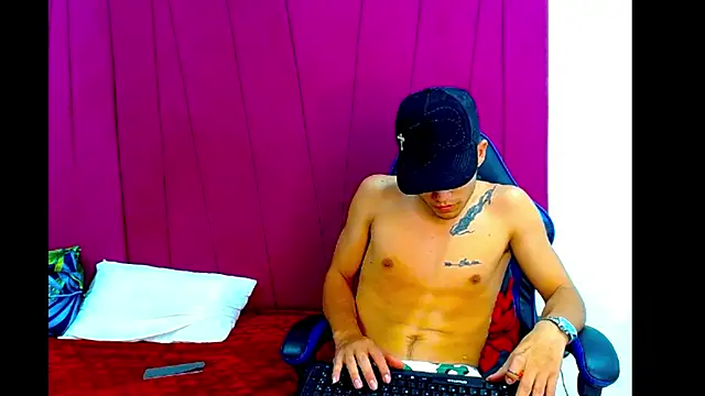 Snapshot of pipe_hot04 chatting on March 24, 2026, 3:28 am pipe hot04 online show from March 24, 2026, 3:28 am