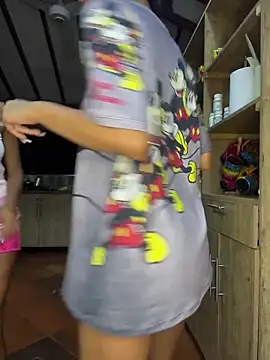 Snapshot of SAMY_AND_ARI chatting on April 8, 2026, 10:17 am SAMY AND ARI online show from April 8, 2026, 10:17 am