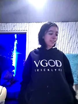 Snapshot of SAMY_AND_ARI chatting on April 9, 2026, 10:10 am SAMY AND ARI online show from April 9, 2026, 10:10 am