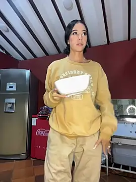 Snapshot of SAMY_AND_ARI chatting on April 3, 2026, 10:11 am SAMY AND ARI online show from April 3, 2026, 10:11 am