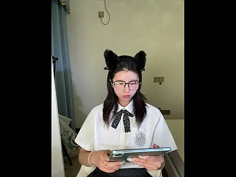 Snapshot of Y--F--LOVE chatting on April 3, 2026, 2:45 pm Y--F--LOVE online show from April 3, 2026, 2:45 pm