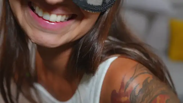 Snapshot of RickandMolly chatting on March 26, 2026, 9:35 pm RickandMolly online show from March 26, 2026, 9:35 pm