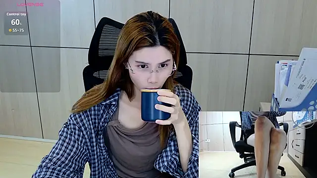 zhen-68 online show from April 24, 2026, 12:45 am