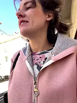 Kamorana online show from April 14, 2026, 10:42 am