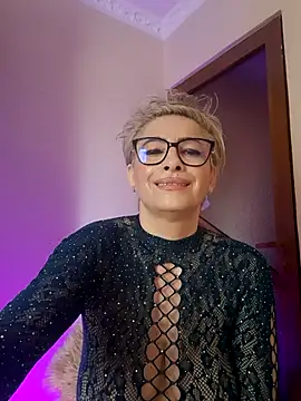 Snapshot of LunaBlaise chatting on May 16, 2026, 6:56 am LunaBlaise online show from May 16, 2026, 6:56 am