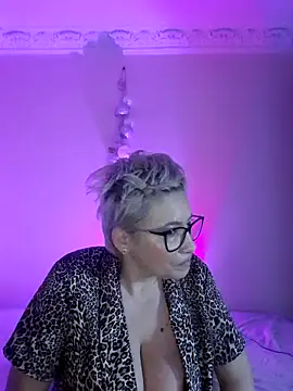 Snapshot of LunaBlaise chatting on March 27, 2026, 7:17 am LunaBlaise online show from March 27, 2026, 7:17 am