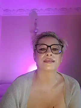 Snapshot of LunaBlaise chatting on April 2, 2026, 7:48 am LunaBlaise online show from April 2, 2026, 7:48 am