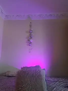 Snapshot of LunaBlaise chatting on May 5, 2026, 7:33 am LunaBlaise online show from May 5, 2026, 7:33 am