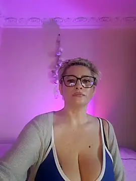 Snapshot of LunaBlaise chatting on March 31, 2026, 8:38 am LunaBlaise online show from March 31, 2026, 8:38 am