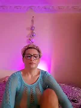 Snapshot of LunaBlaise chatting on April 22, 2026, 6:31 am LunaBlaise online show from April 22, 2026, 6:31 am