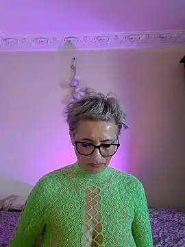 Snapshot of LunaBlaise chatting on May 6, 2026, 7:23 am LunaBlaise online show from May 6, 2026, 7:23 am