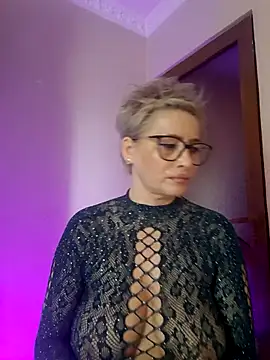 Snapshot of LunaBlaise chatting on May 16, 2026, 6:23 am LunaBlaise online show from May 16, 2026, 6:23 am