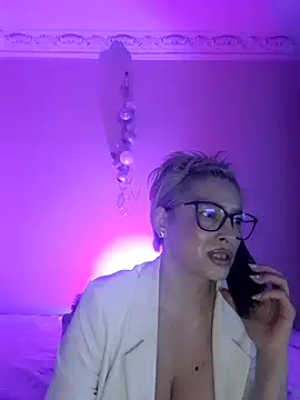 Snapshot of LunaBlaise chatting on April 10, 2026, 4:47 pm LunaBlaise online show from April 10, 2026, 4:47 pm