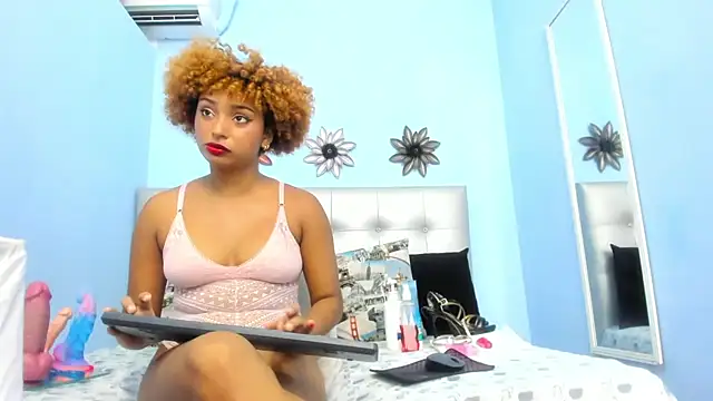 Saray sexylove online show from May 3, 2026, 12:09 pm
