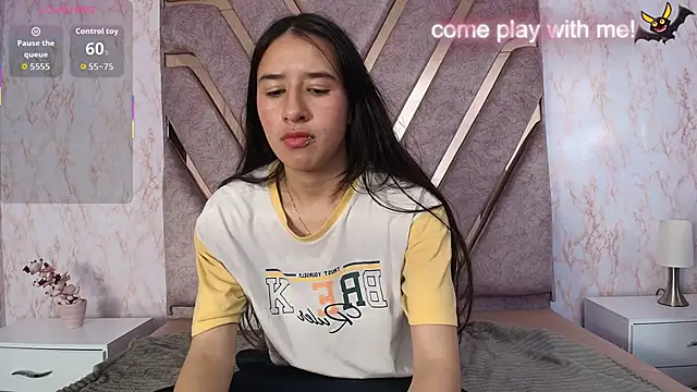 Snapshot of LilyRossi_ chatting on April 15, 2026, 4:11 pm LilyRossi online show from April 15, 2026, 4:11 pm