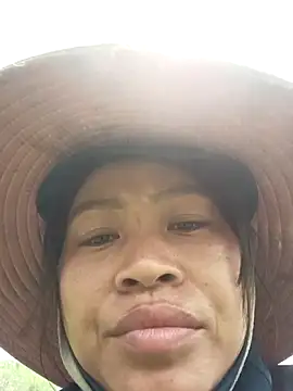 Mizu-hotshow online show from April 8, 2026, 4:14 am