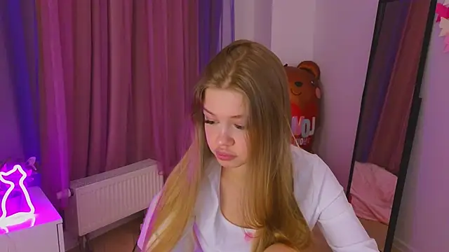 belrinaa online show from April 22, 2026, 9:10 pm