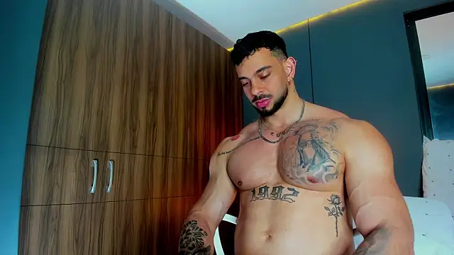 massimo visconti online show from April 11, 2026, 4:31 am