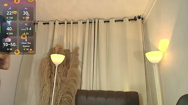 Maii Luna online show from April 9, 2026, 12:33 pm