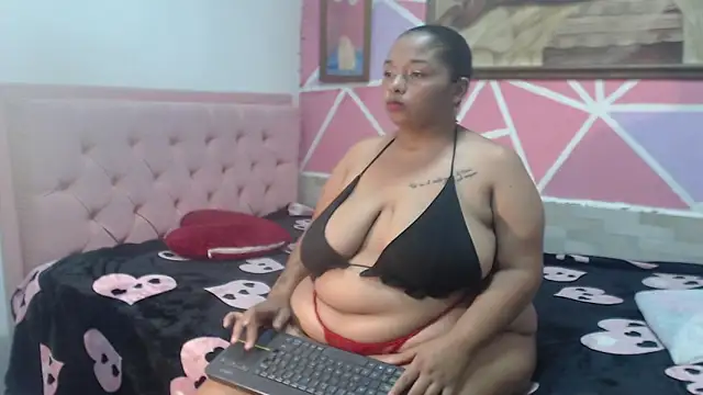 Snapshot of Doll_rihana chatting on May 28, 2026, 1:24 am Doll rihana online show from May 28, 2026, 1:24 am